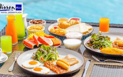 International breakfast buffet and pool access for 1 adult