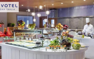 Breakfast buffet with pool access for 1 adult